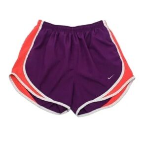 Nike Women’s DriFit Tempo Lined Shorts Size Large Purple